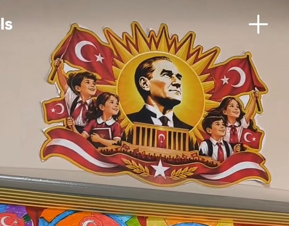 Cumhuriyet Bayramı Pano Taç