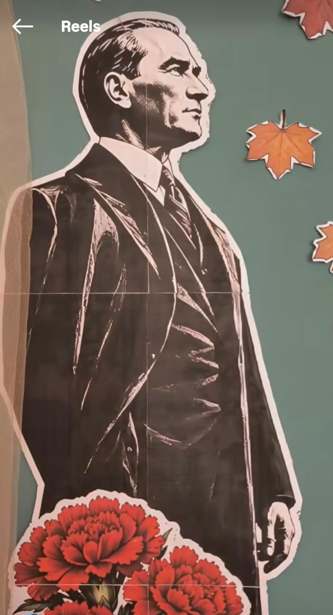 Atatürk Görsel Yan Duran 24 Sayfa