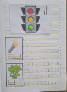 i-sesi-gorseli-deftere-yapistirma-isik